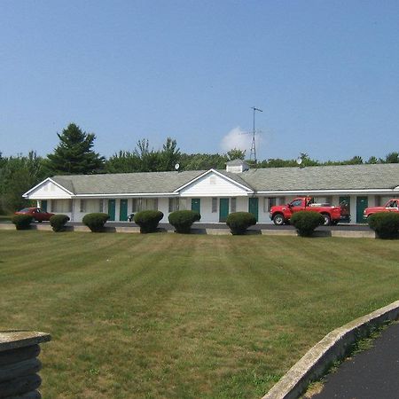 Chapel Hill Motel Brevort Eksteriør bilde