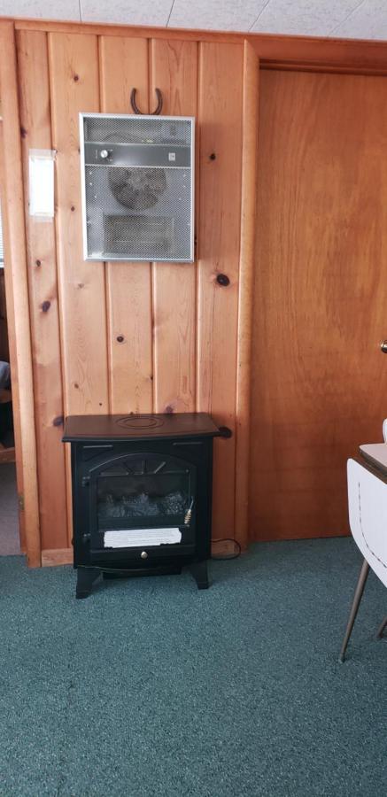Chapel Hill Motel Brevort Eksteriør bilde